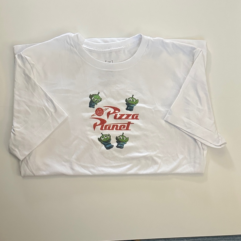 White Men’s T-Shirt with Green Alien Graphic